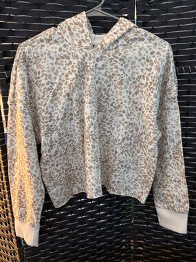 NWT - Old Navy Kids Leopard Print hooded sweatshirt size XL (14-16)
